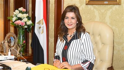 وزيرة الهجرة تهنئ سيدة مصرية لاختيارها ضمن أكثر 100 شخصية تأثيرا في كندا