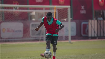 ميكيسوني يشارك في مران الأهلي.. وفقرة للتصويب على المرمى