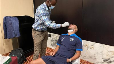 بيراميدز يجري مسحة كورونا قبل مباراة عزام التنزاني | صور