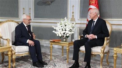 الرئيس التونسي يقيل رئيس البرلمان راشد الغنوشي