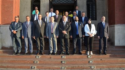 رئيس جامعة الإسكندرية يستقبل وفد مجلس الشيوخ لبحث سبل التعاون 