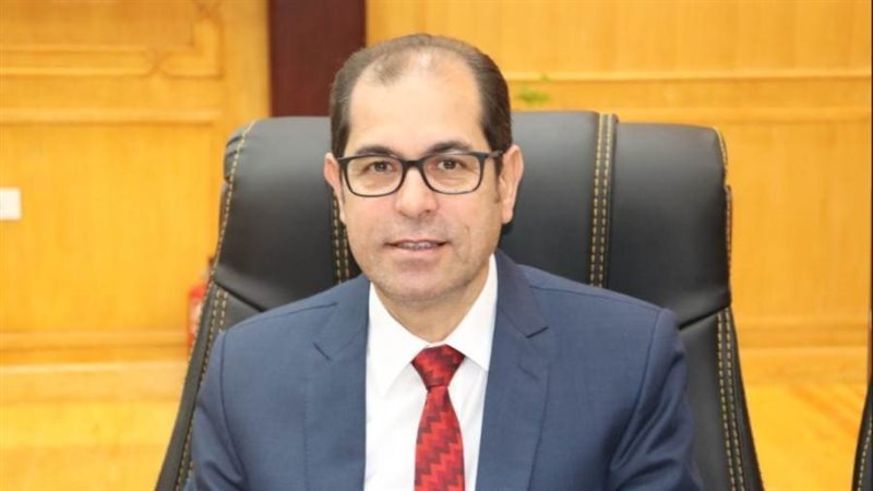 الدكتور يوسف عامر،