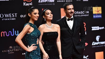 محمد فراج يقبل 