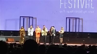 بشرى تنهي خلافها مع محمد رمضان بالورد.. والفنان يرد بـ