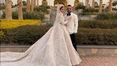 منها ما هو غريب وطريف.. 15 صورة ترصد أجواء حفل زفاف محمد مجدي أفشة