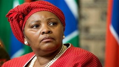 بينهم وزيرة الدفاع.. محاربون قدماء بجنوب أفريقيا يحتجزون وزراء 