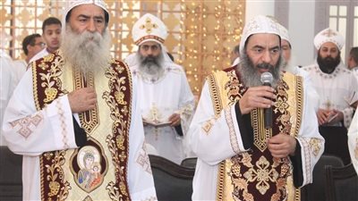 آخر مكالمة بين أسقف المحلة الراحل والأنبا بيمن.. وسر دفنه بنقادة