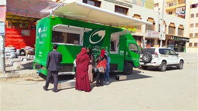 رئيس جهاز بدر يعلن بدء تشغيل أول سيارة خدمات بريدية متكاملة | صور