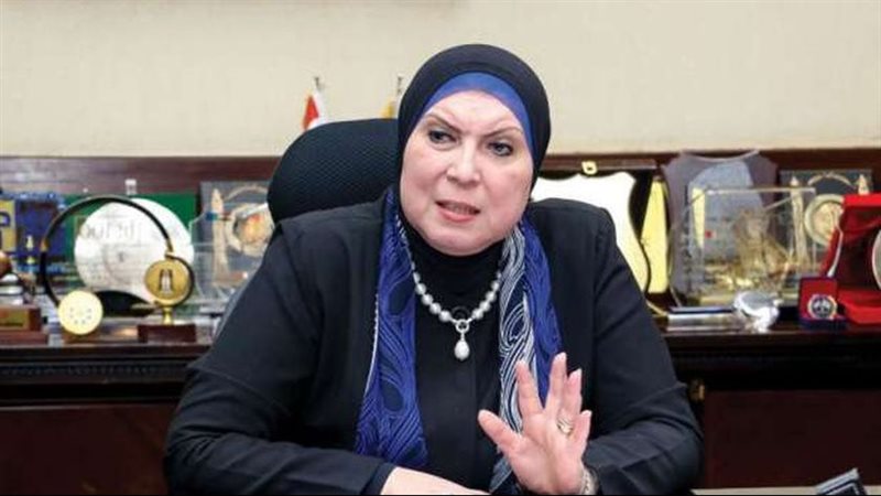 وزيرة التجارة والصناعة