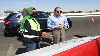بسام راضي: الرئيس يتفقد أعمال تطوير الطرق والمحاور الجديدة بالقاهرة الكبري التي تربط منطقة شرق القاهرة من محور الشهيد ومحور جيهان السادات ومحور الميثاق ومحور شنزو آبي المؤدي إلى القاهرة الجديدة