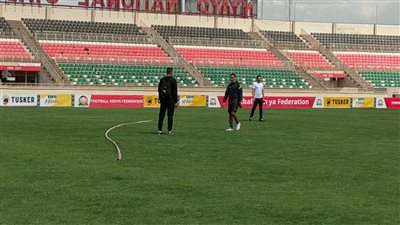 دوري أبطال أفريقيا.. كارتيرون يتفقد أرضية ستاد 