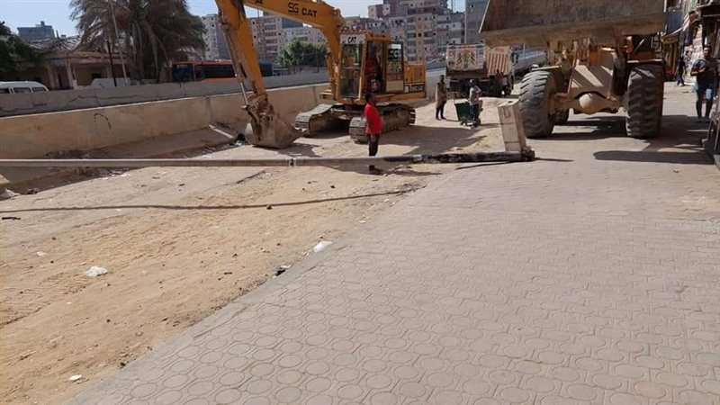 توسعه الطريق أسفل