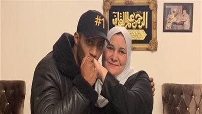 من دبى إلى الجونة.. والدة محمد رمضان تكشف سبب حرصه على صلاة الجمعة|فيديو