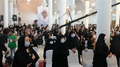 مراسم جنازة أسقف المحلة تنفيذا لوصيته بالدفن في برية نقادة| فيديو