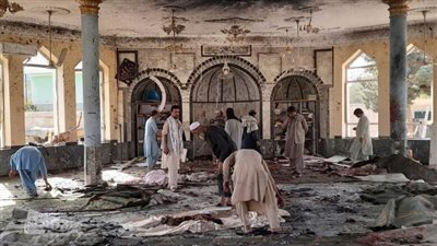 ارتفاع الضحايا إلى 130 قتيلًا ومصابًا.. داعش يعلن مسؤوليته عن تفجير المسجد الشيعي بأفغانستان