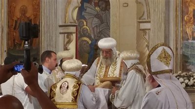 البابا تواضروس الثاني يرقى 15 كاهنا فى الإسكندرية