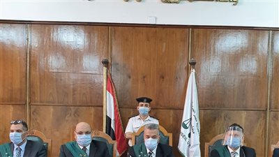 الإدارية العليا تلزم الأطباء والصيادلة وهيئات التمريض بتنفيذ تكليف الصحة لخدمة الوطن 