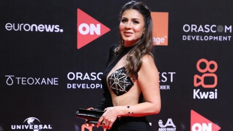 الفنانة نجلاء بدر