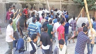 قلعوه ملابسه وأطلقوا أعيرة نارية.. 6 أشخاص يعتدون على ميكانيكي بسبب 100 جنيه بالمعصرة