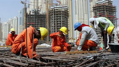 تعرف على شروط عمل الأجانب بمصر في القانون الجديد