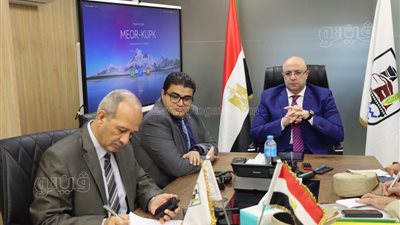 محافظ بني سويف يتابع سير انتخابات الرئاسة من مركز السيطرة الموحد