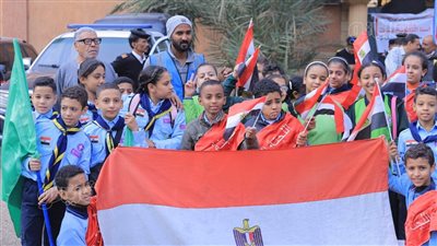 طلاب مدرسة الراهبات في الأقصر يشاركون المواطنين فرحتهم بالانتخابات الرئاسية (صور)