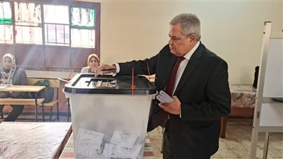  رئيس القابضة للمياه يدلي بصوته في الانتخابات الرئاسية