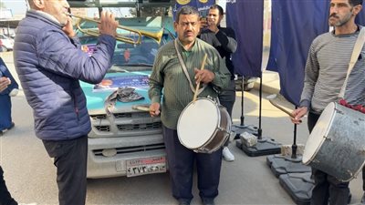 بالطبل البلدي والمزمار، استمرار اقبال المواطنين على اللجان الانتخابية بالبحيرة (فيديو)