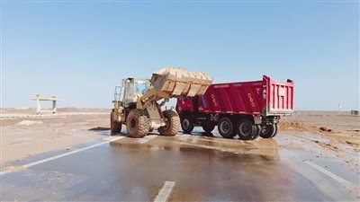 غلق طريقىّ قفط - القصير الصحراوى بسبب السيول 