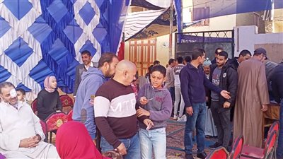 أهالي الدقهلية يدلون بأصواتهم في الانتخابات الرئاسية حاملين الأعلام المصرية (صور)