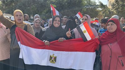 سيدات البحيرة تتقدم مسيرة لحث المواطنين على المشاركة في الانتخابات الرئاسية (بث مباشر)