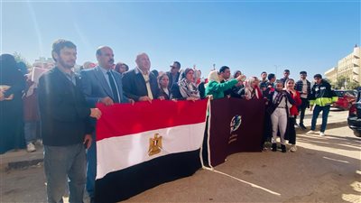 للحث على المشاركة بالانتخابات، مسيرة بالأعلام للطلاب المغتربين بجامعة الفيوم 