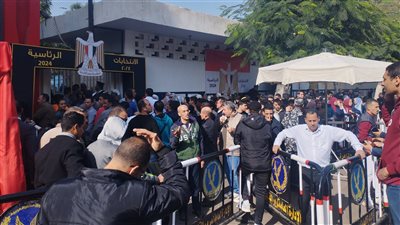 استمرار توافد المواطنين أمام لجان النادي الأهلي بالجزيرة للإدلاء بأصواتهم (فيديو وصور)