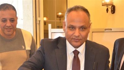 رئيس أكاديمية البحث العلمي يدلي بصوته في الانتخابات الرئاسية داخل مقر النادي الأهلي