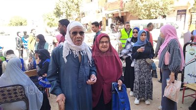 كبار السن والمغتربون يتصدرون المشهد الانتخابي بالوادي الجديد (صور وفيديو)