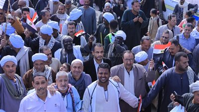 مسيرة حاشدة بشوارع إسنا بالأقصر في ثاني أيام الانتخابات الرئاسية (صور)