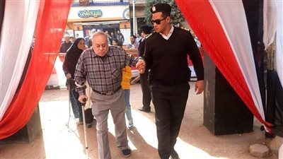 الداخلية تواصل تأمين الانتخابات الرئاسية وتقدم المساعدات لكبار السن وذوي الهمم (صور) 