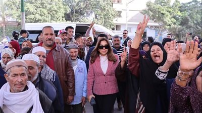 محافظ دمياط تشدد على أهمية المشاركة في الانتخابات (صور)