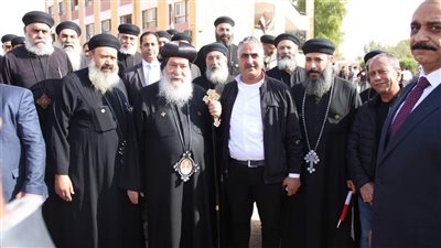 مطران قنا يدلي بصوته في الانتخابات الرئاسية (صور)