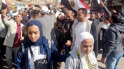 مسيرة للعاملين بالتربية والتعليم بالخصوص لحث المواطنين على المشاركة في الانتخابات الرئاسية (صور)