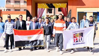 طلاب جامعة طيبة التكنولوجية يدلون بأصواتهم في لجان الوافدين بالأقصر