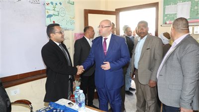 محافظ بني سويف يتابع التصويت في ثاني أيام الانتخابات الرئاسية بمركز ناصر