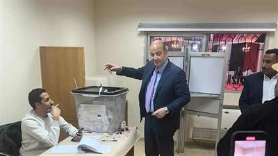عمرو أديب ولميس الحديدي يدليان بصوتيهما في الانتخابات الرئاسية (صور)