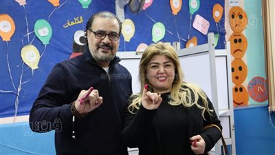 مجدي كامل وزوجته مها أحمد يدليان بصوتيهما في الانتخابات الرئاسية 2024 (صور)