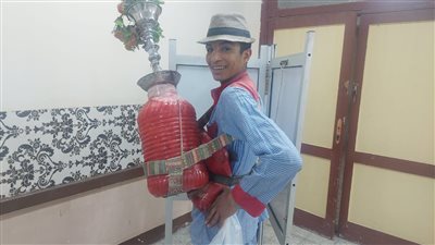 بائع عصير أثناء المشاركة في الانتخابات: سيبت مصدر رزقي علشان حق بلدي (صور)