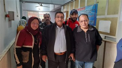 رئيس حي بولاق يتفقد لجان الانتخابات الرئاسية وإقبال الناخبين على اللجان (صور) 