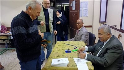 تزايد إقبال الناخبين على مدرسة وليد الصادق العسكرية بكوبري القبة (صور)