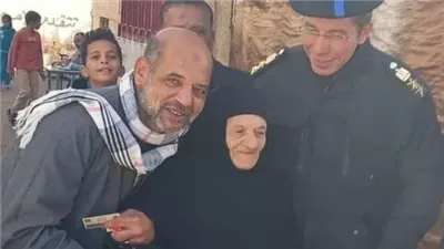 لقطة اليوم، مسنة تبلغ 120عامًا تدلي بصوتها في انتخابات الرئاسة بالفيوم (صور)