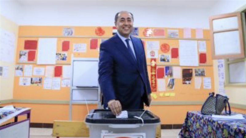 حسام زكى، فيتو 