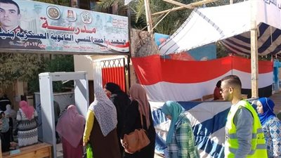 توافد أهالي الوادي الجديد على لجان الانتخابات الرئاسية في يومها الأخير (صور)